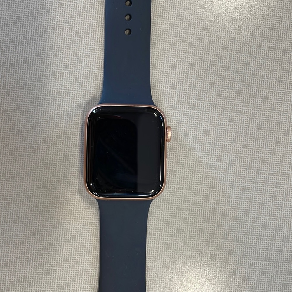 Apple iwatch cellular+gps ability series 4 44mm lightly used rose gold